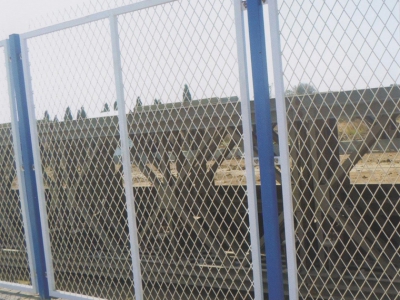 鐵絲網(wǎng)護欄